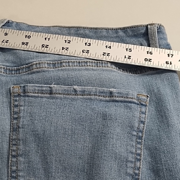 Nine West Blue Cropped Chrystie Light Blue Denim Stretch Jeans - Picture 4 of 12